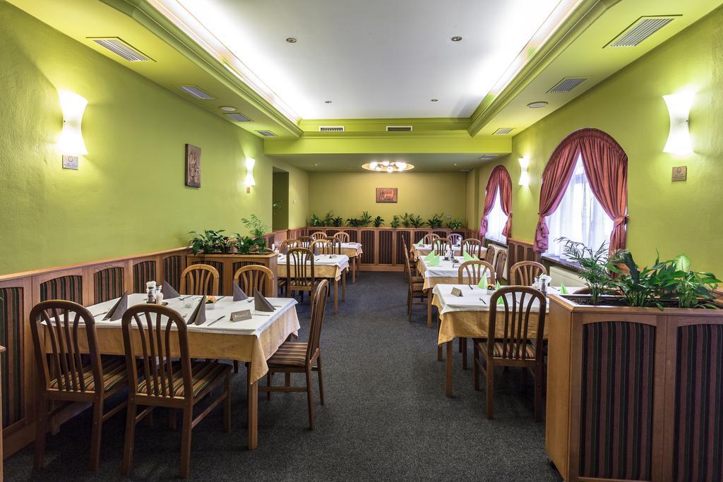Hotel U Crliku Tetcice Екстер'єр фото